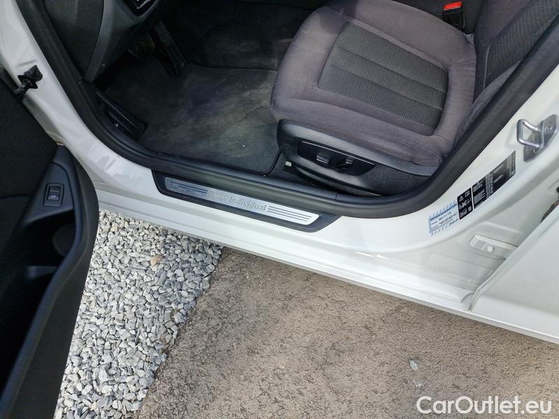  Bmw  Serie 5  Touring (F31) (2015) 520d xD Touring #14