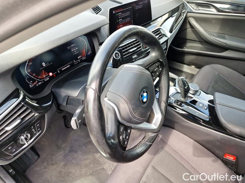  Bmw  Serie 5  Touring (F31) (2015) 520d xD Touring #17