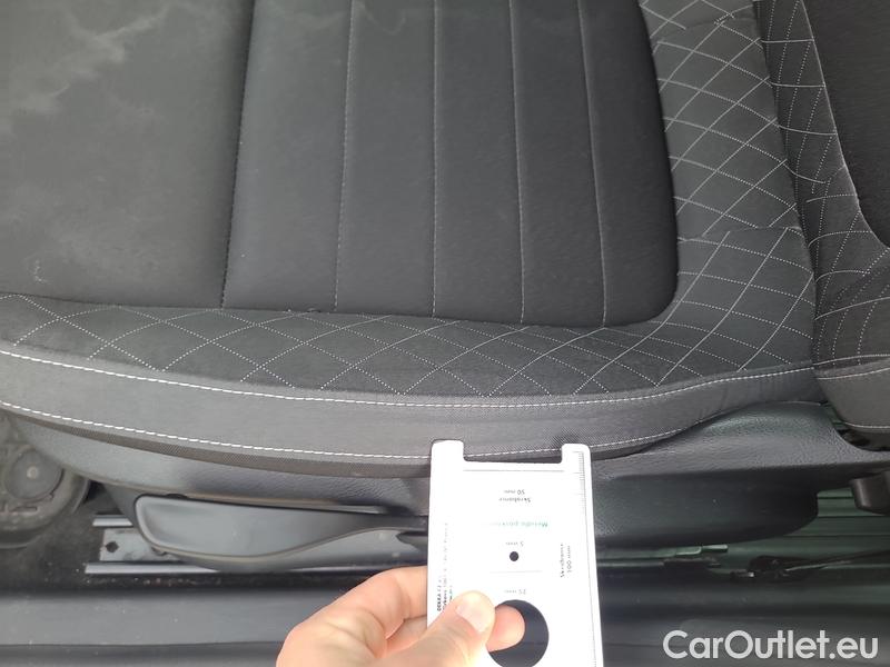  Skoda  Fabia  Combi (2015) Com.1.0TSI 70 Ambition 5d #8