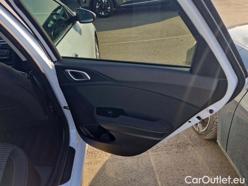  KIA  Cee'd Ceed Sportswagon (2018->) Ceed SW 1.5 T-GDI 118 Top AT #15