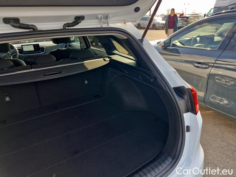  KIA  Cee'd Ceed Sportswagon (2018->) Ceed SW 1.5 T-GDI 118 Top AT #14