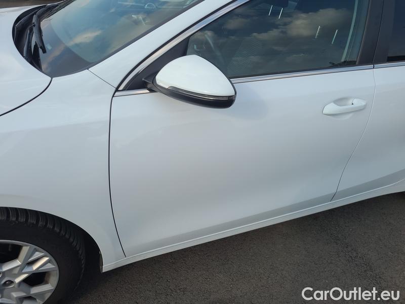  KIA  Cee'd Ceed Sportswagon (2018->) Ceed SW 1.5 T-GDI 118 Top AT #2