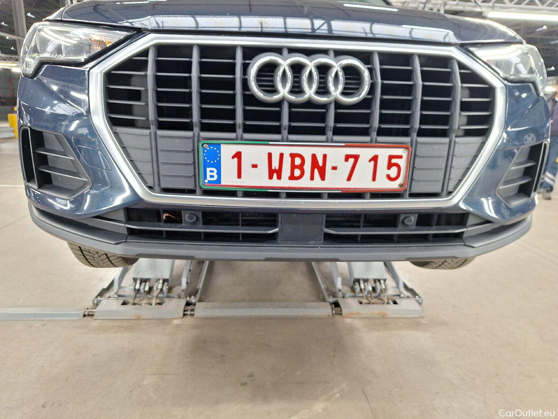  Audi  Q3 Audi,  '18, Audi  35 TDI S Tronic Business Edition 5d #1