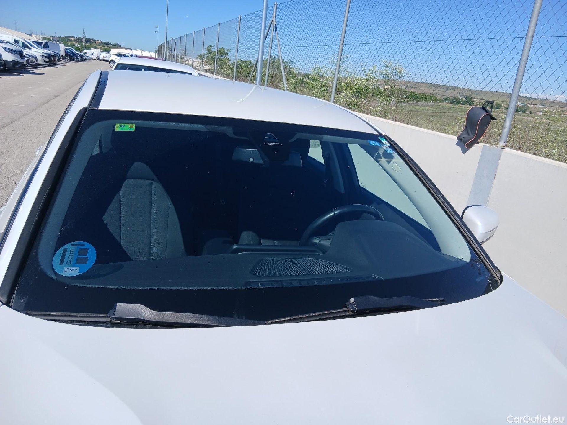  Bmw  Serie 3 BMW   sedán 318d Auto. 150 CV #8