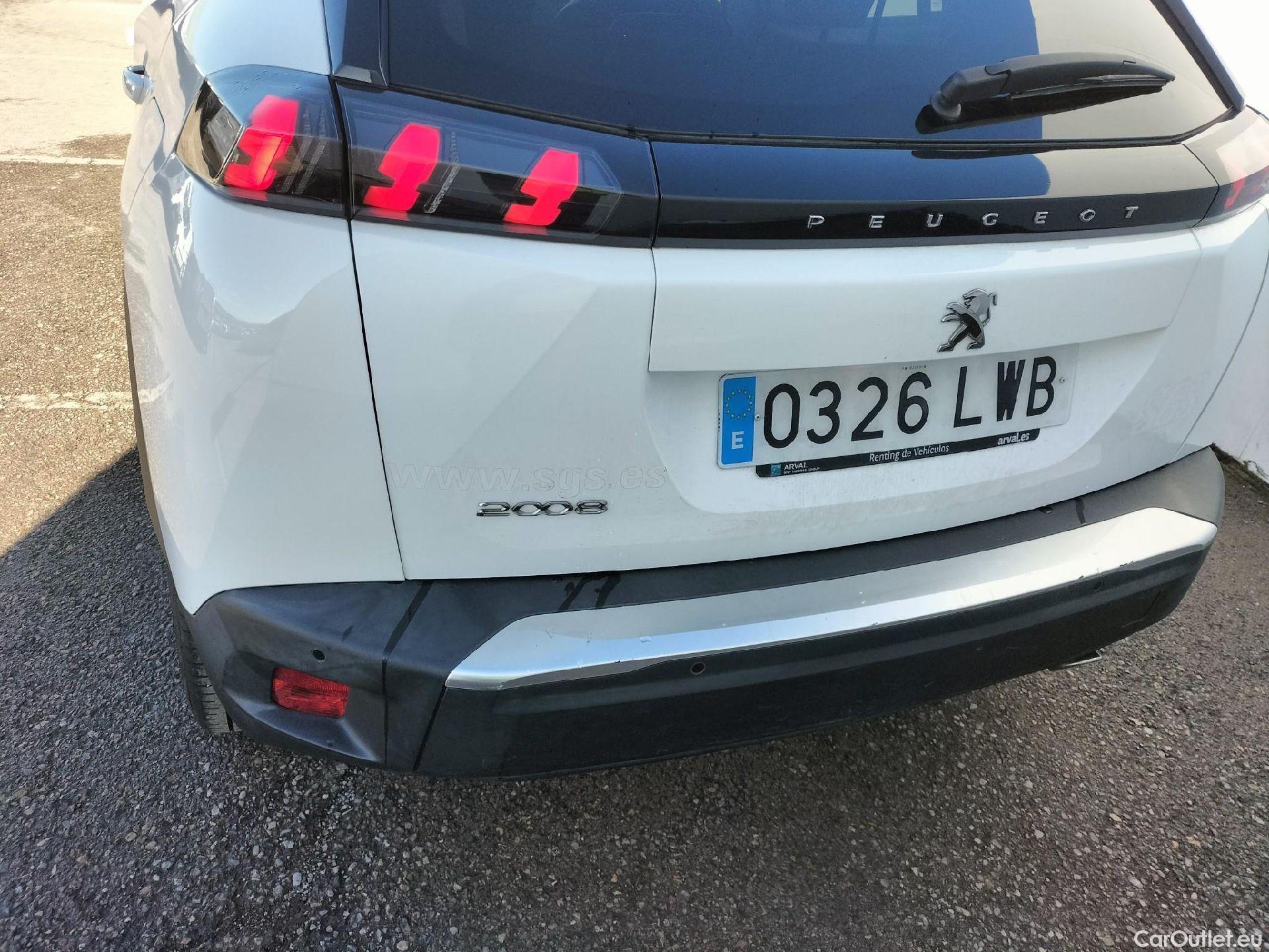  Peugeot  2008 PEUGEOT  / 2019 / 5P / todoterreno Allure BlueHDI 81kW (110CV) #26