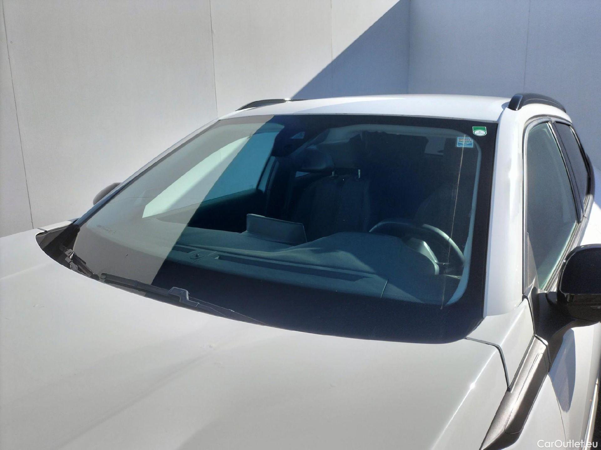  Peugeot  2008 PEUGEOT  / 2019 / 5P / todoterreno Allure BlueHDI 81kW (110CV) #8