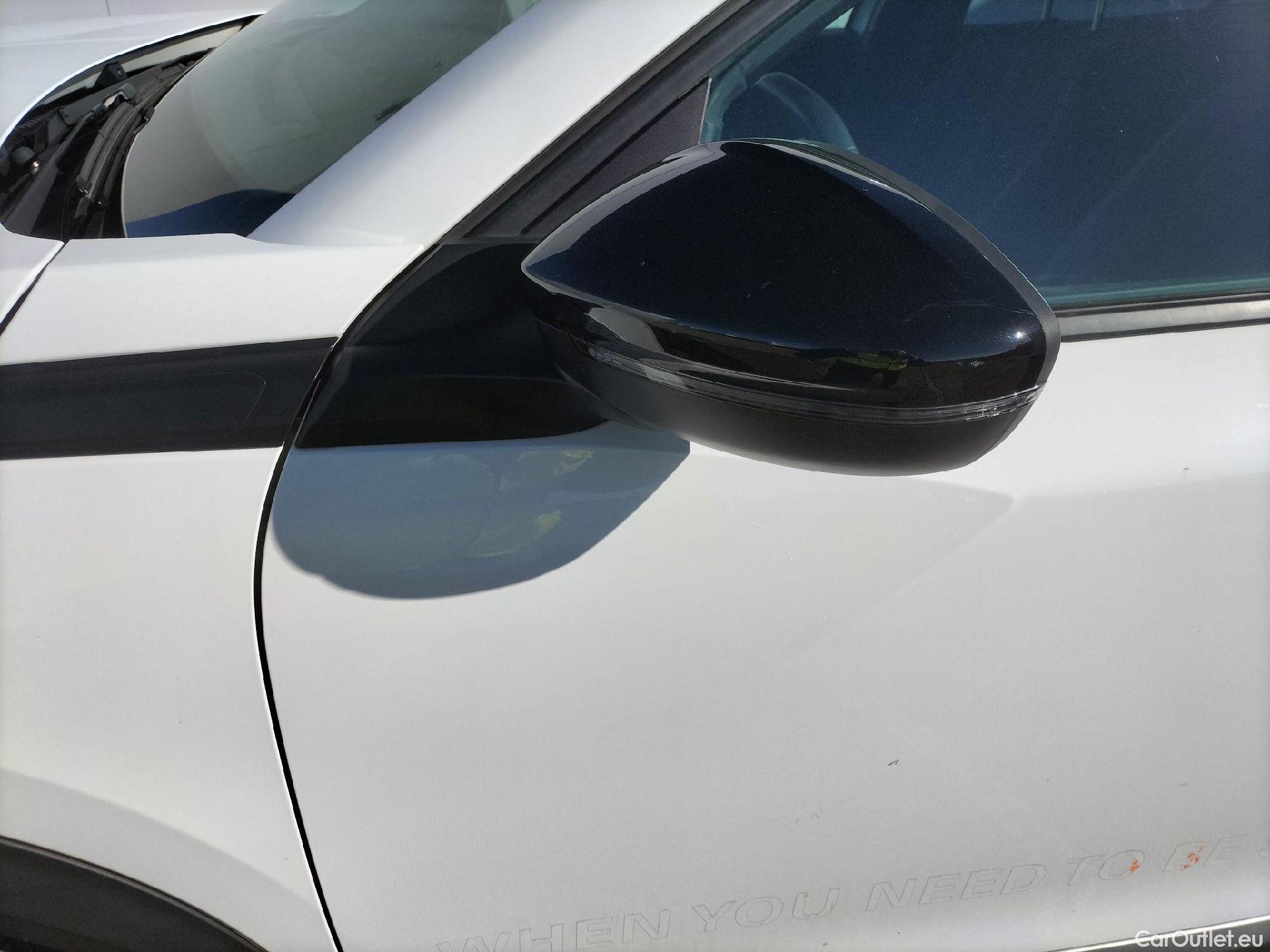  Peugeot  2008 PEUGEOT  / 2019 / 5P / todoterreno Allure BlueHDI 81kW (110CV) #12