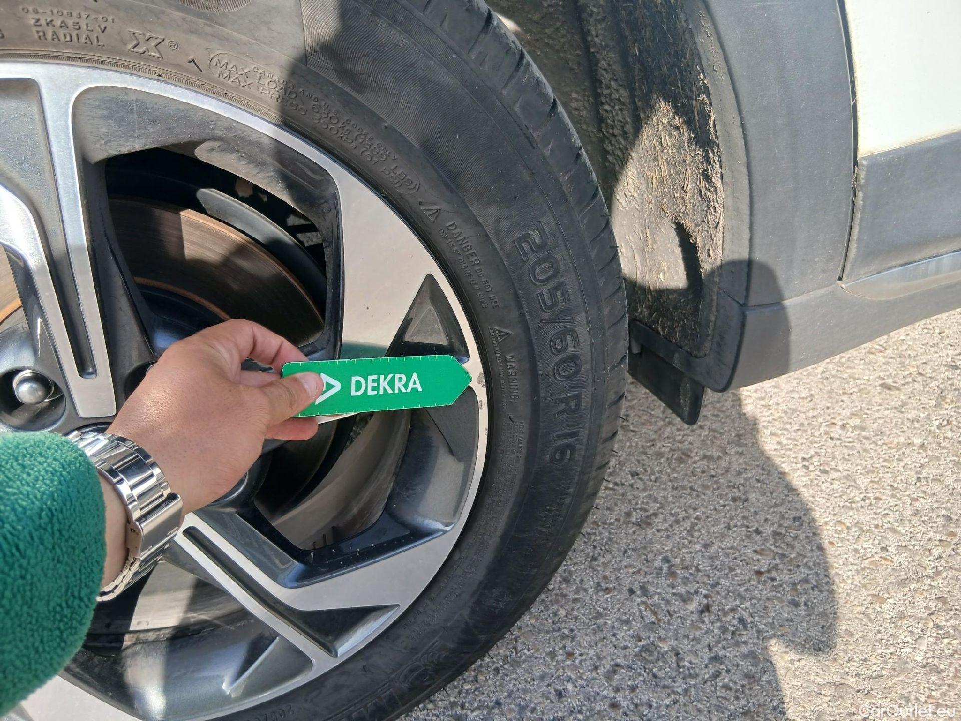  KIA  XCeed KIA  / 2019 / 5P / todoterreno 1.0 T-GDi Drive 88kW (120CV) #25