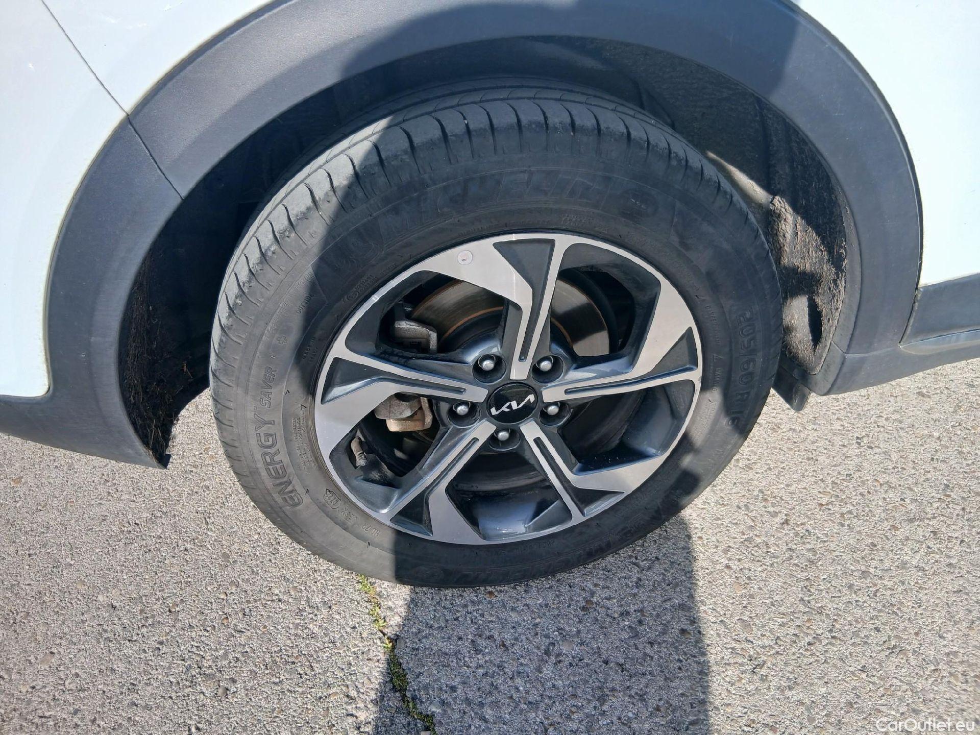  KIA  XCeed KIA  / 2019 / 5P / todoterreno 1.0 T-GDi Drive 88kW (120CV) #24