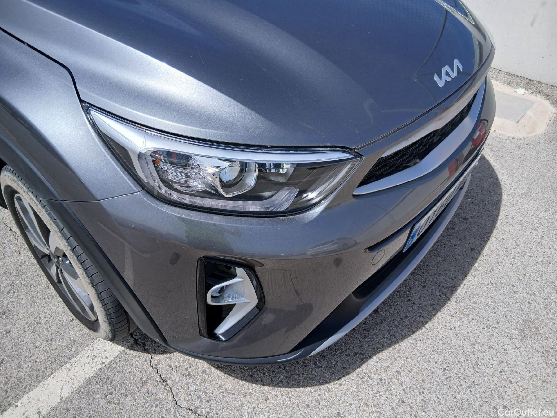 KIA  STONIC KIA  / 2017 / 5P / todoterreno 1.2 DPi 62kW (84CV) Concept (AC) #8