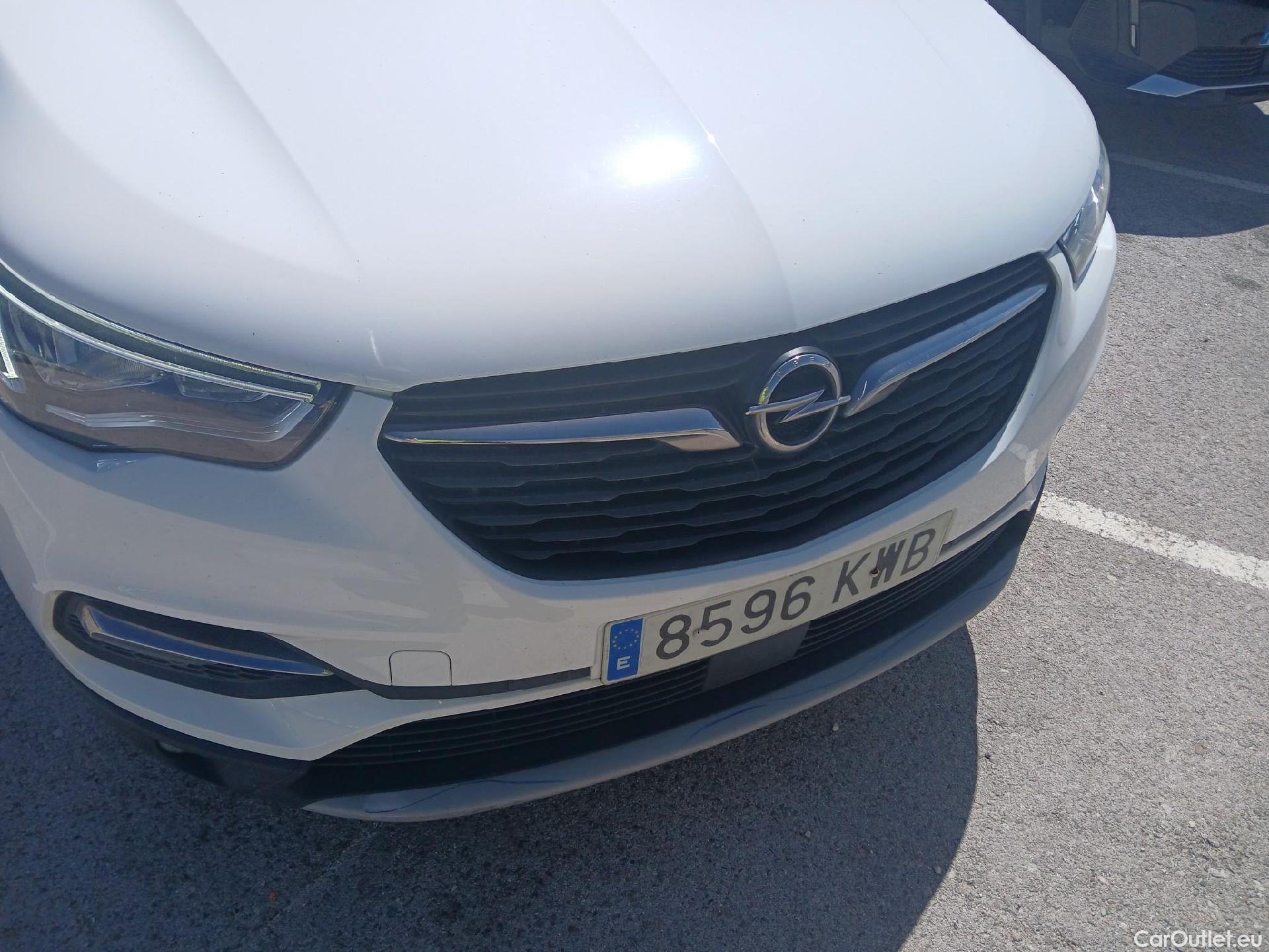  Opel   Grandland X OPEL / 2017 / 5P / todoterreno 1.5 CDTi Design Line 120 Aniversario (CX) #5