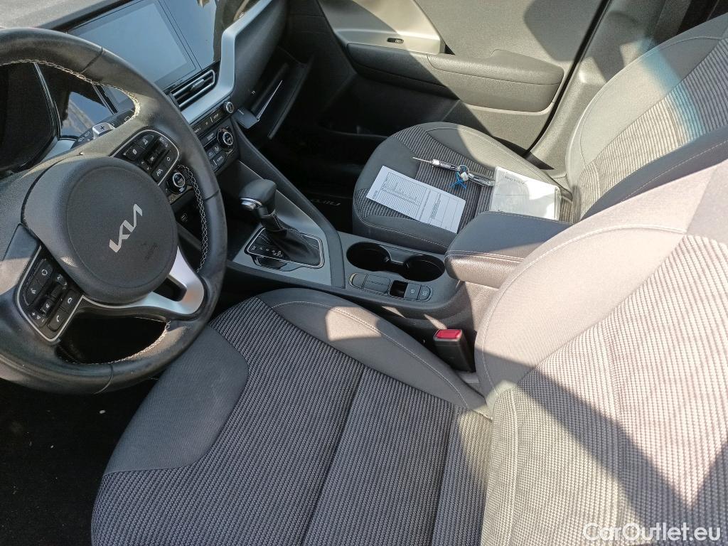  KIA  Niro KIA  / 2019 / 5P / crossover 1.6 GDi HEV 104kW (141CV) Concept #10