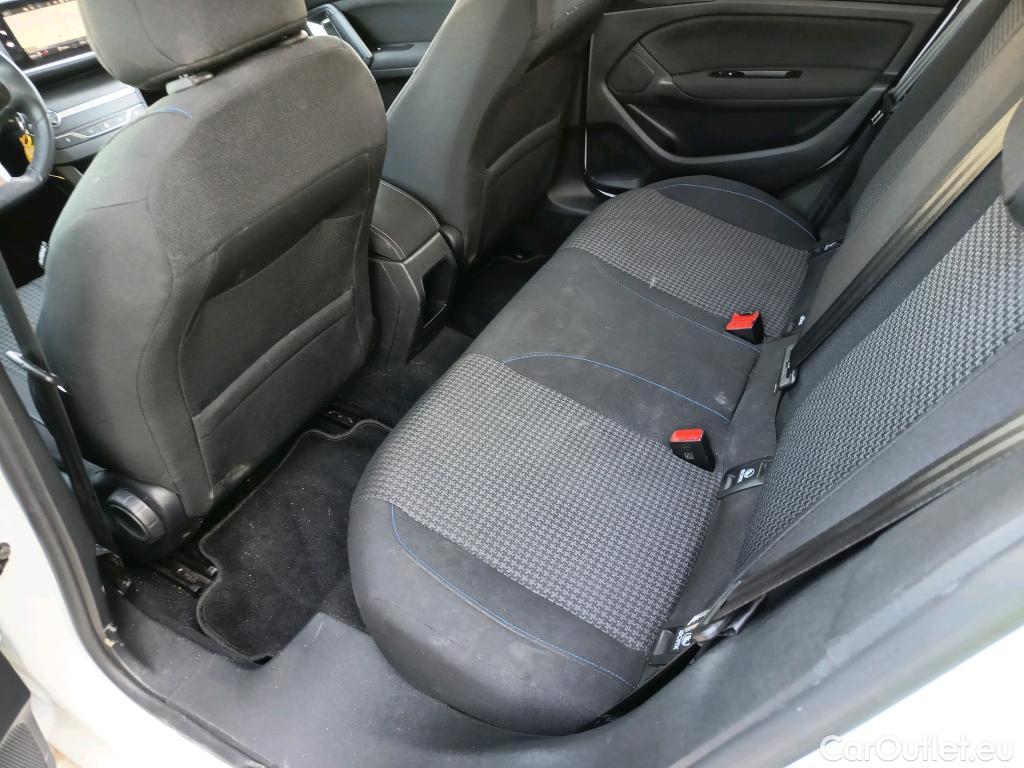  Peugeot  308 PEUGEOT  / 2017 / 5P / berlina con portón 5p Style BlueHDi 130 S&S #7