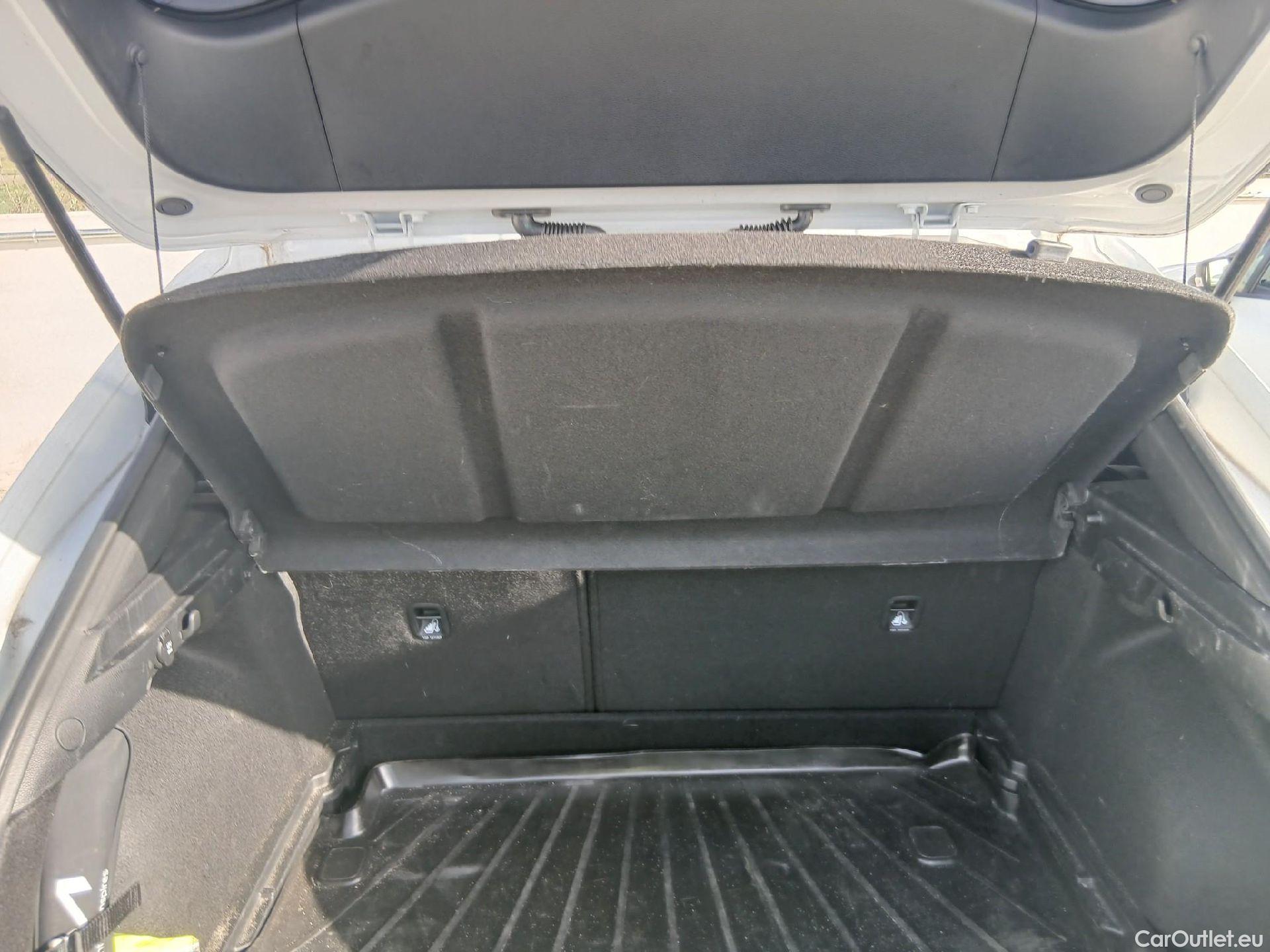  KIA  XCeed KIA  / 2019 / 5P / todoterreno 1.0 T-GDi Drive 88kW (120CV) #3