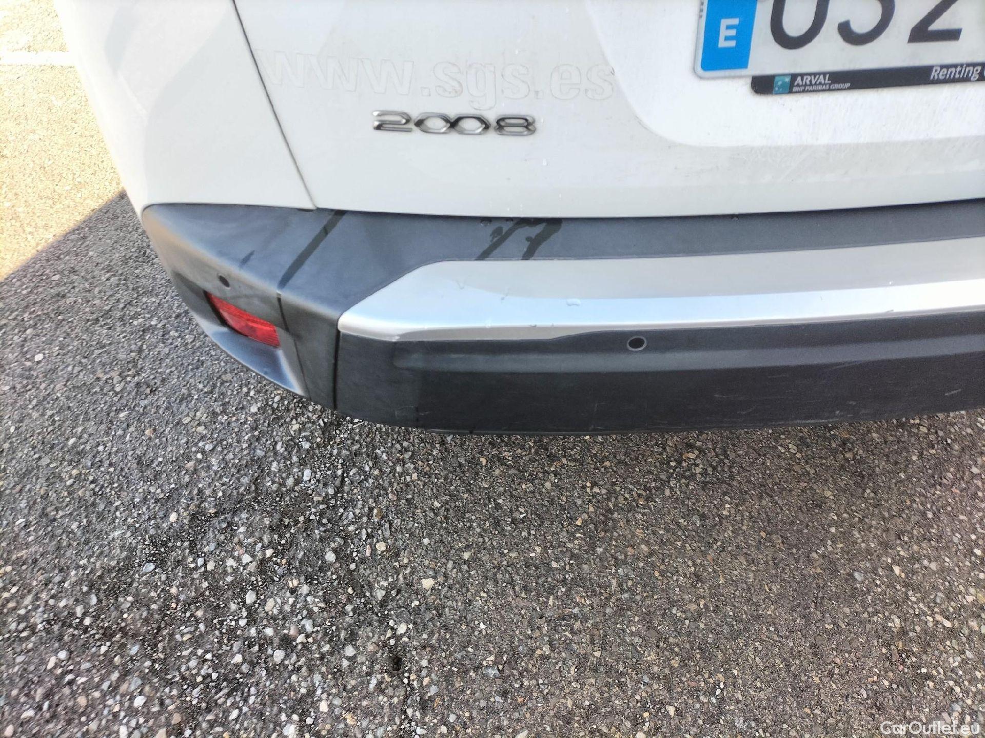  Peugeot  2008 PEUGEOT  / 2019 / 5P / todoterreno Allure BlueHDI 81kW (110CV) #23