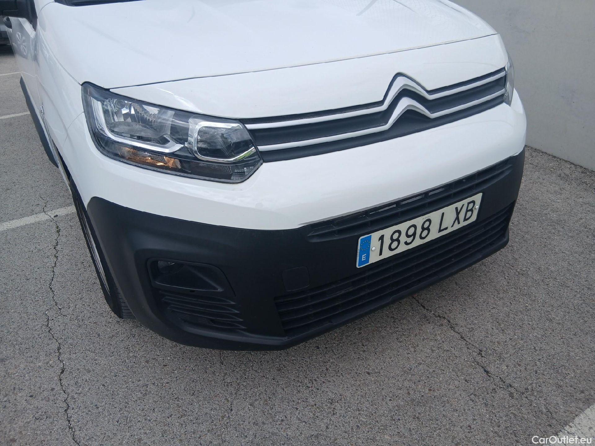  Citroen  Berlingo CITROEN  / 2018 / 3P / furgón derivado de turismo Talla M BlueHDi 100 CONTROL (AC2) #4