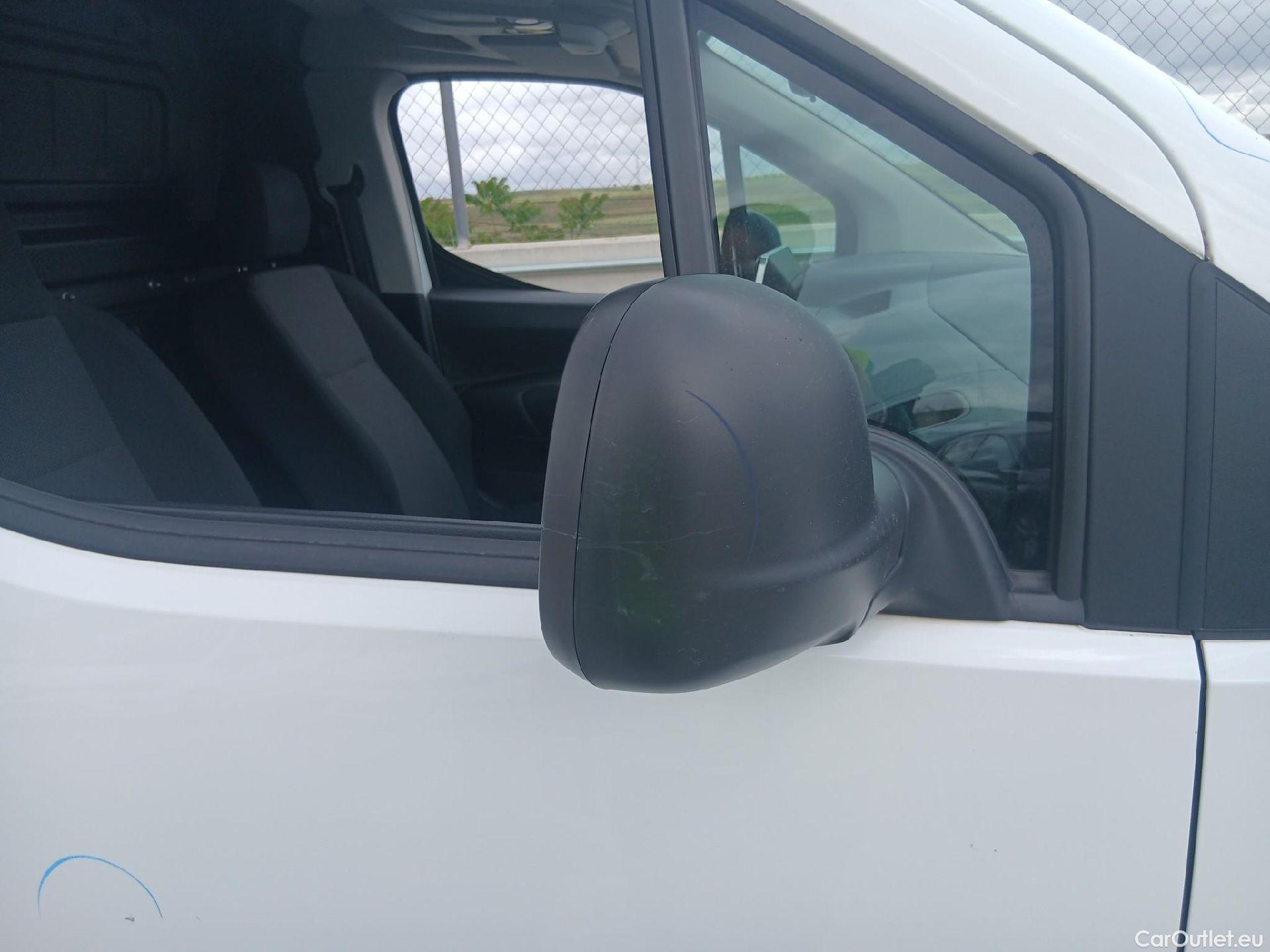  Citroen  Berlingo CITROEN  / 2018 / 3P / furgón derivado de turismo Talla M BlueHDi 100 CONTROL (AC2) #24