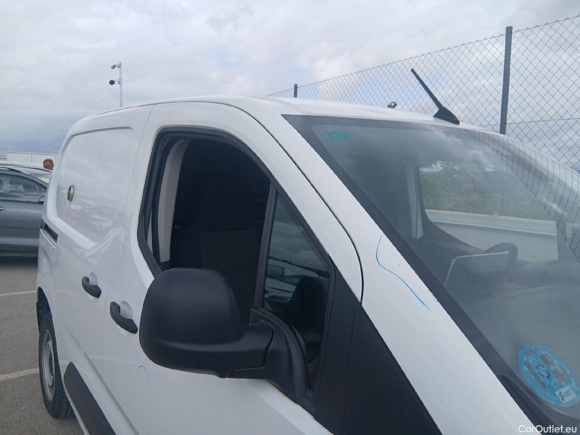  Citroen  Berlingo CITROEN  / 2018 / 3P / furgón derivado de turismo Talla M BlueHDi 100 CONTROL (AC2) #29