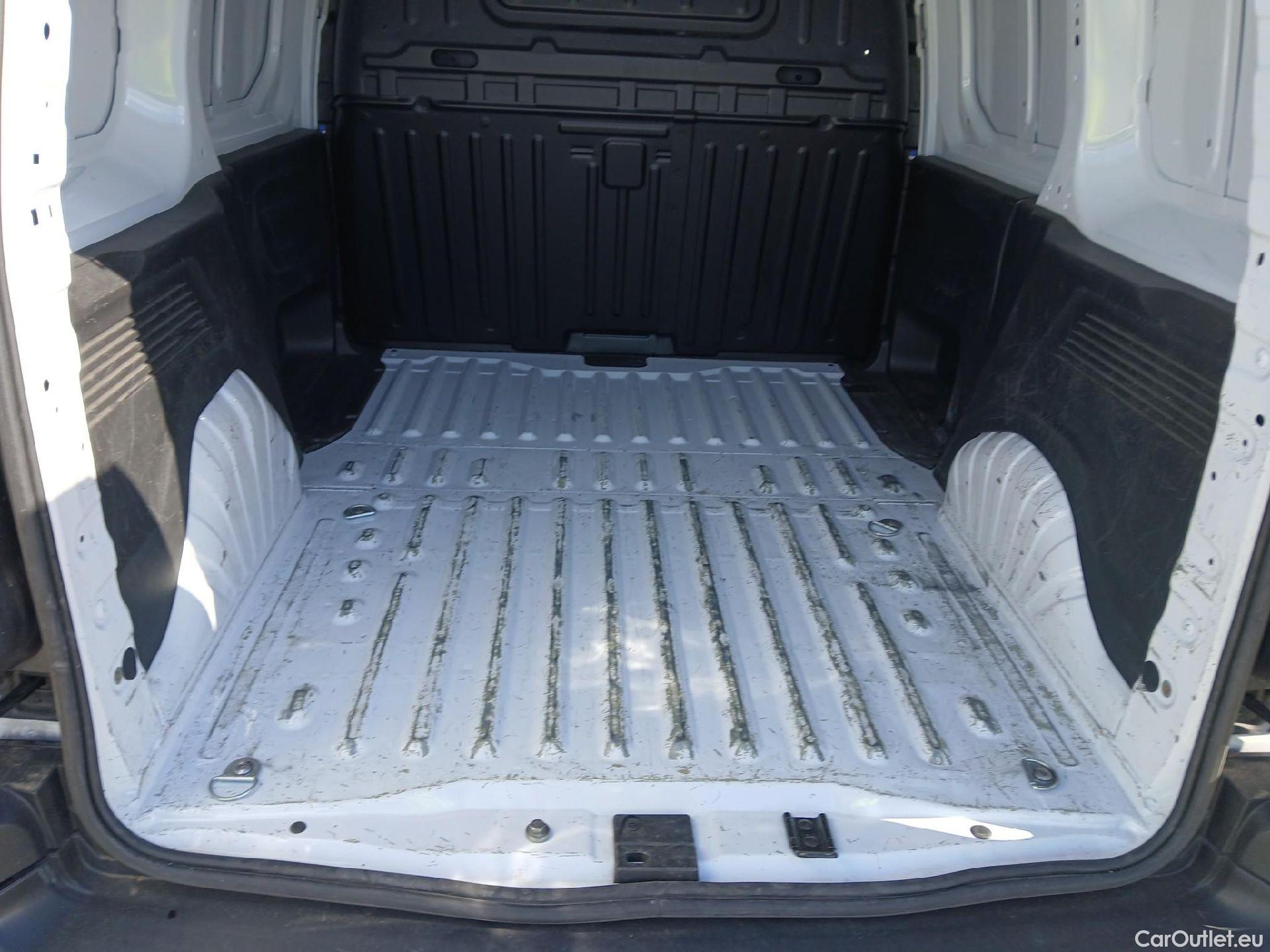 Citroen  Berlingo CITROEN  / 2018 / 4P / furgón derivado de turismo Talla M BlueHDi 100 #3