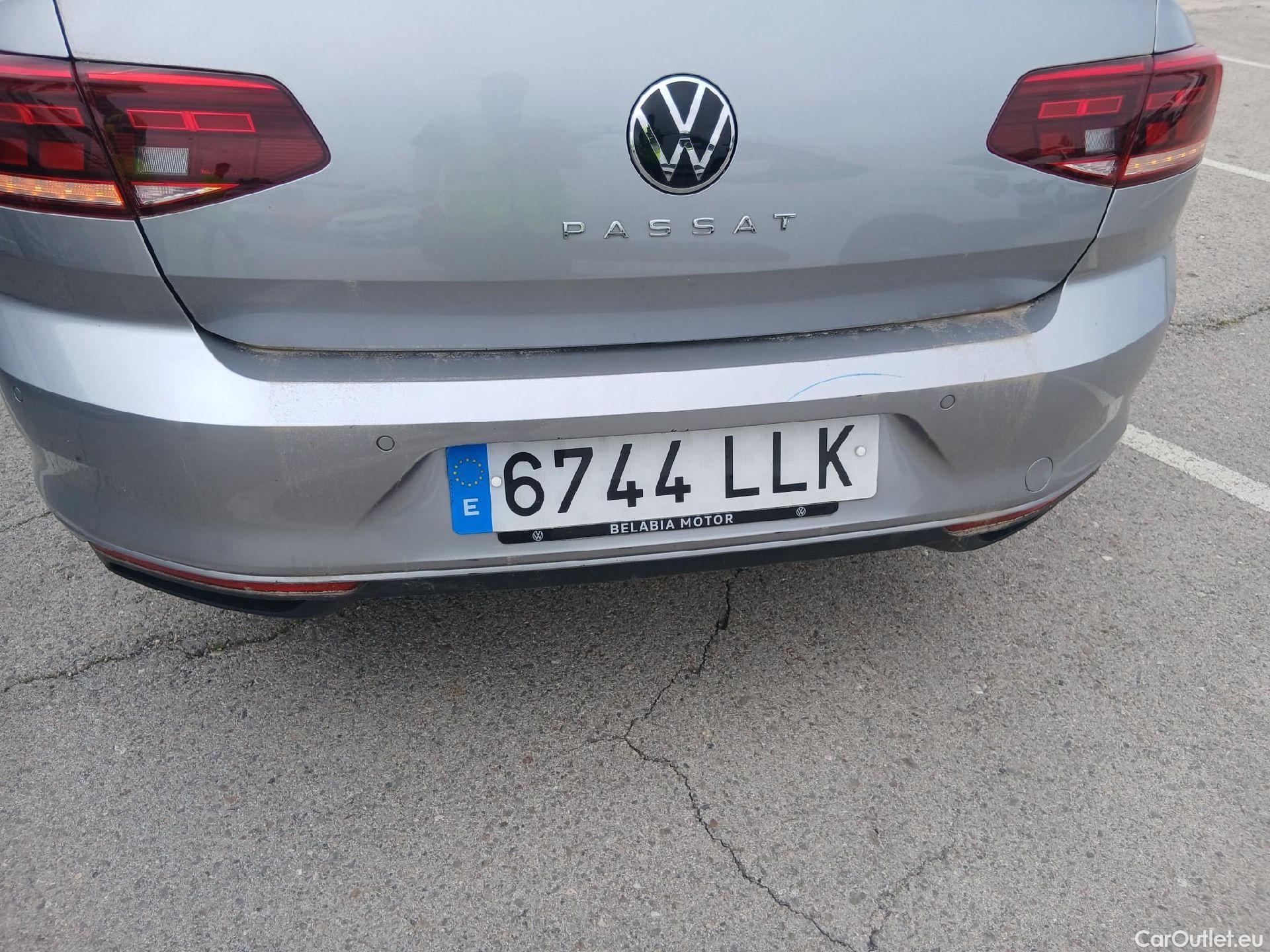  Volkswagen  Passat VOLKSWAGEN  / 2019 / 4P / sedán Executive 2.0 TDI 110kW (150CV) DSG #11