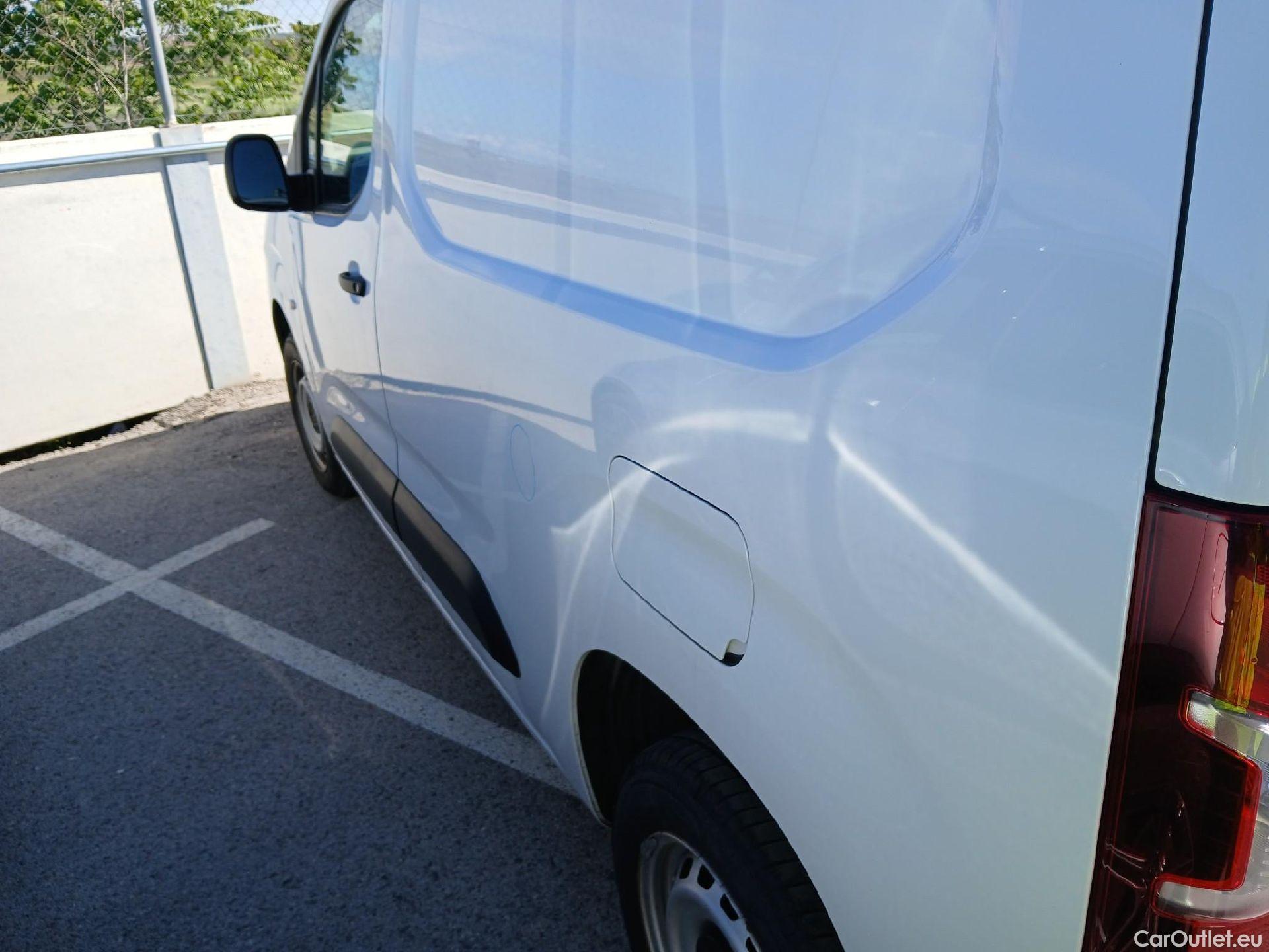  Citroen  Berlingo CITROEN  / 2018 / 4P / furgón derivado de turismo Talla M BlueHDi 100 #9