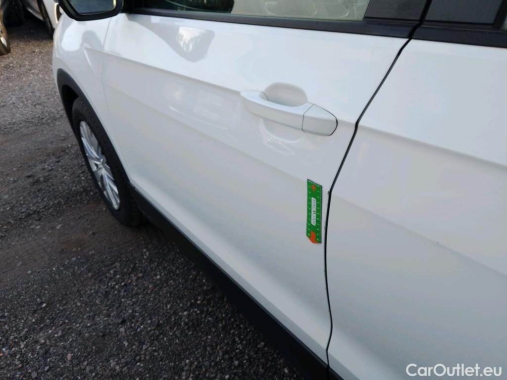  Volkswagen  T-CROSS VOLKSWAGEN  / 2018 / 5P / todoterreno Edition 1.0 TSI 70kW (95CV) #3