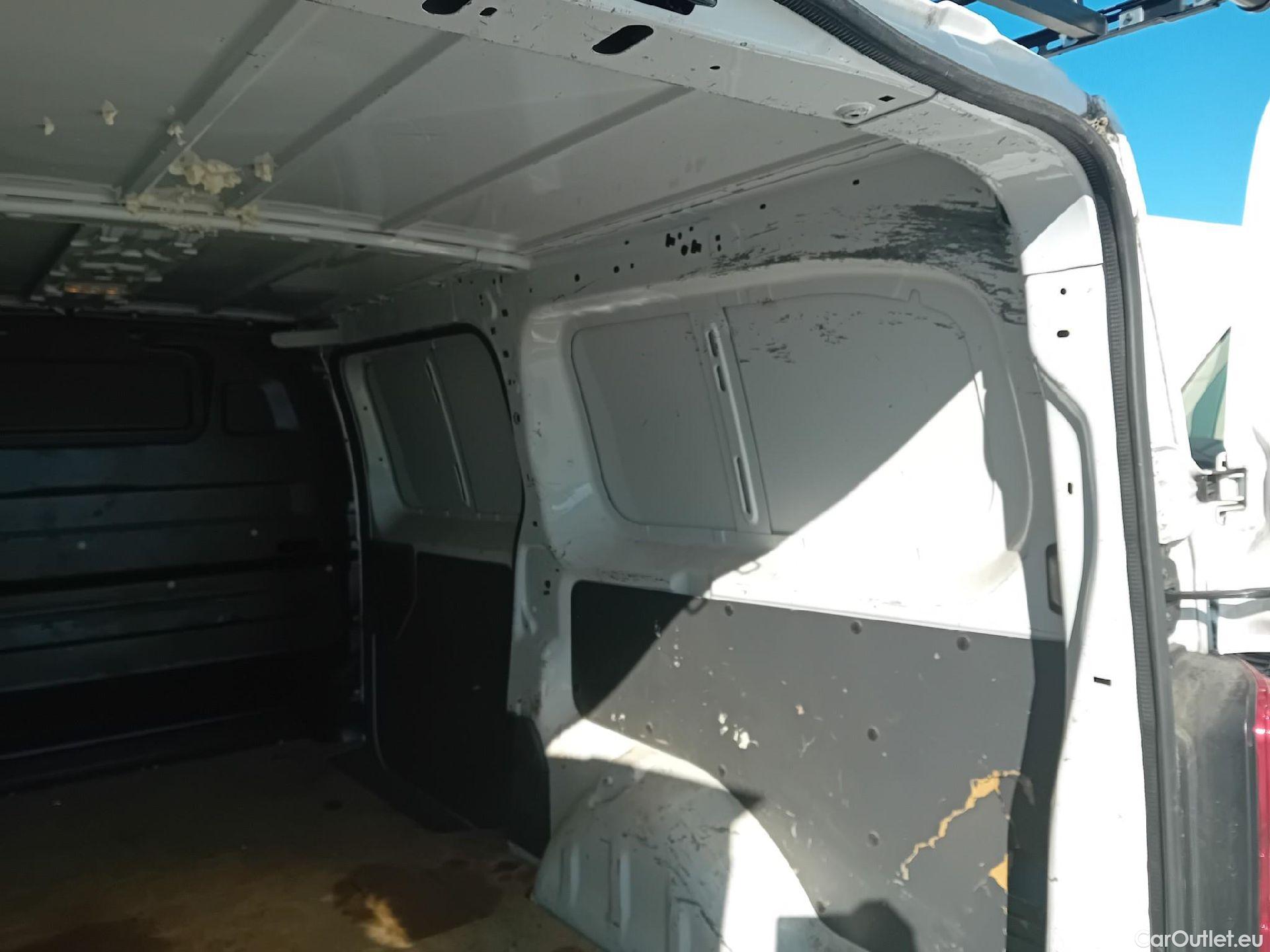  Citroen  Jumpy CITROEN  / 2016 / 4P / furgón Talla XL BlueHDi 120 S&S 6v Club #30