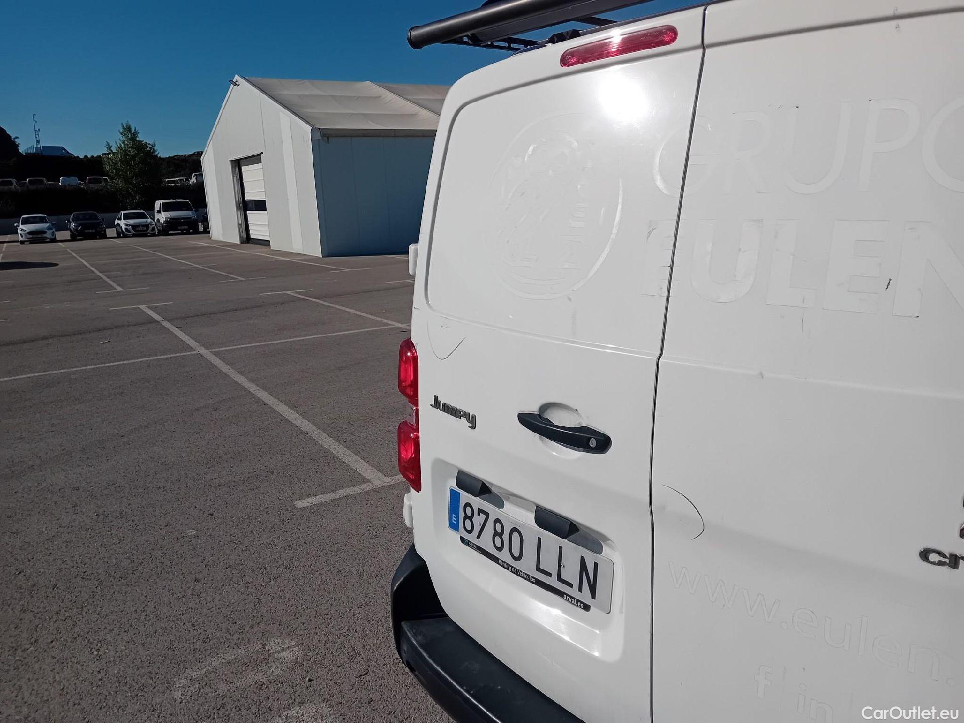  Citroen  Jumpy CITROEN  / 2016 / 4P / furgón Talla XL BlueHDi 120 S&S 6v Club #26
