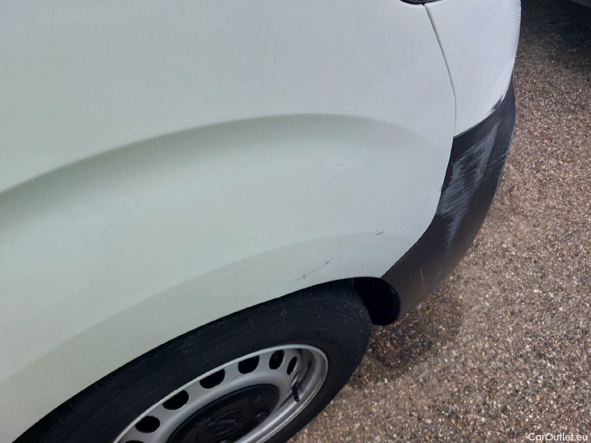  Opel  Vivaro OPEL  / 2019 / 4P / furgón 1.5 Diésel 74kW (100CV) M Std Express #19