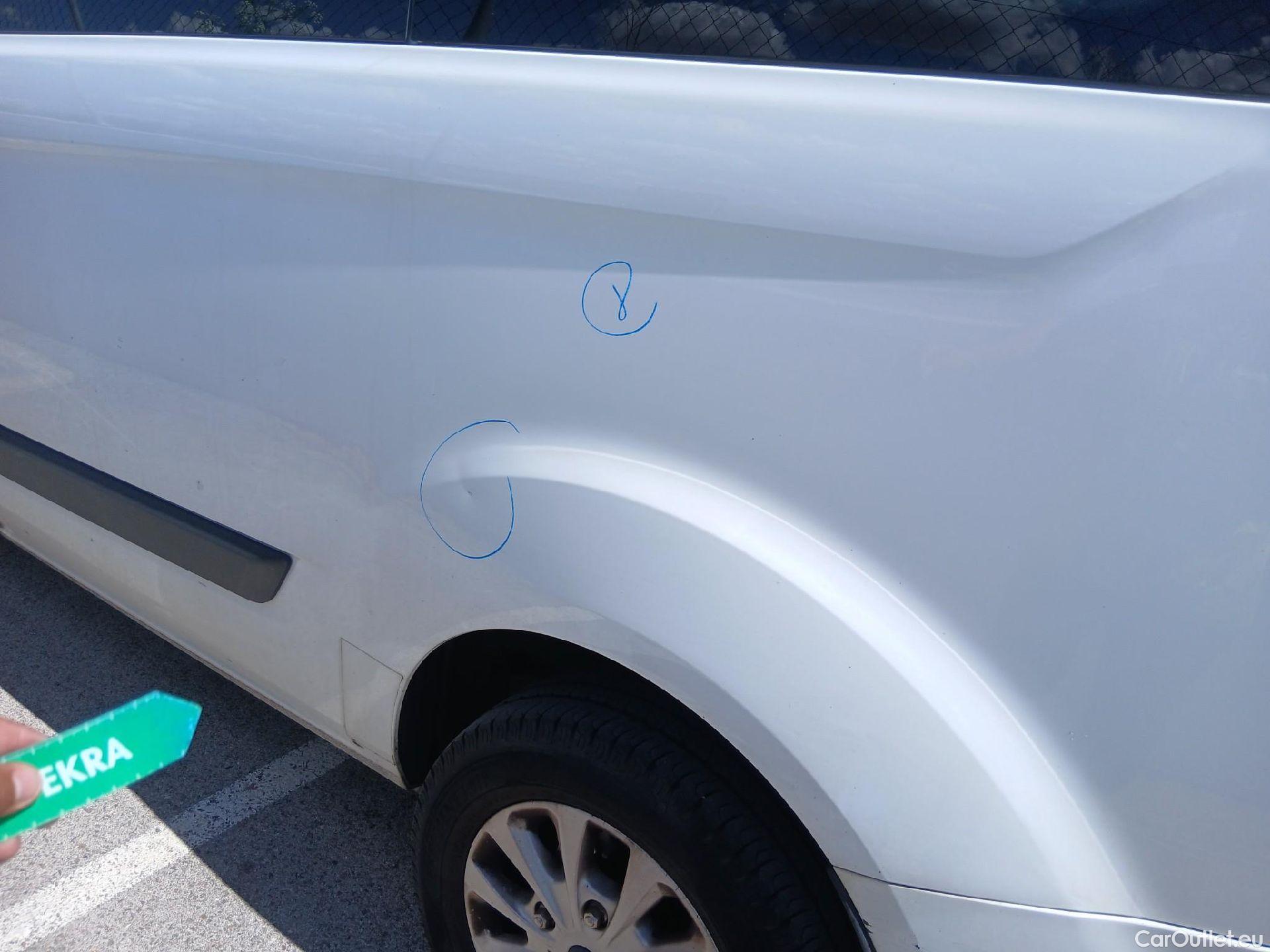  Ford  Transit  Custom Combi / Tourneo Custom 320 L1 Trend 2.0 Ecoblue 150CV MT6 E6d #19
