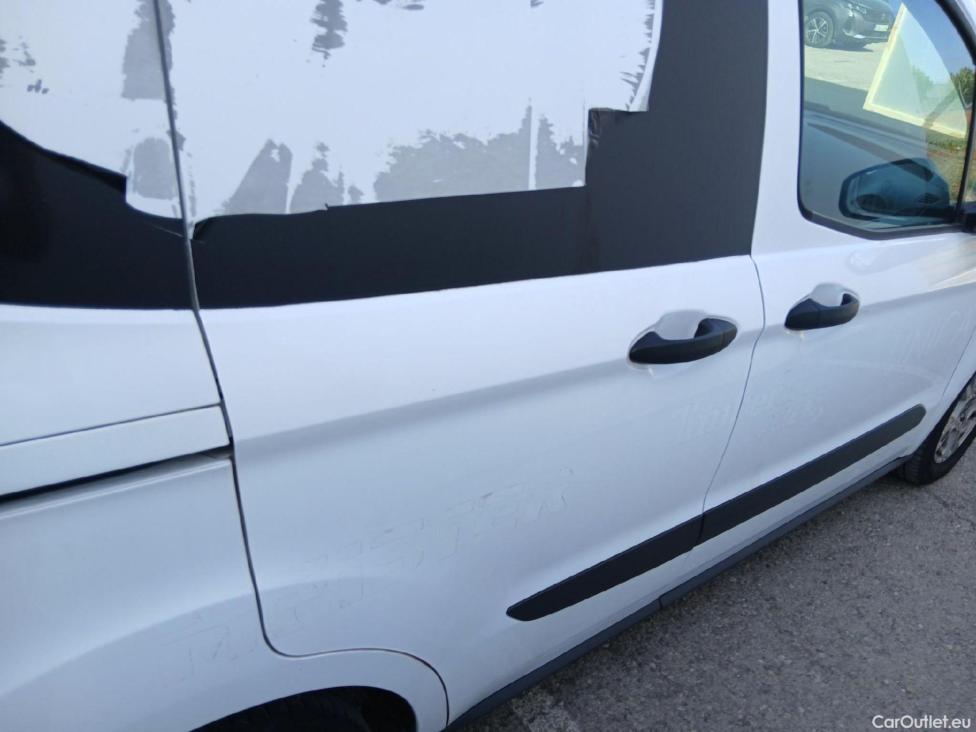  Ford  Transit FORD  Courier/2014/4P/furgón der.turis Van 1.0 EcoBoost 75kW Trend #31