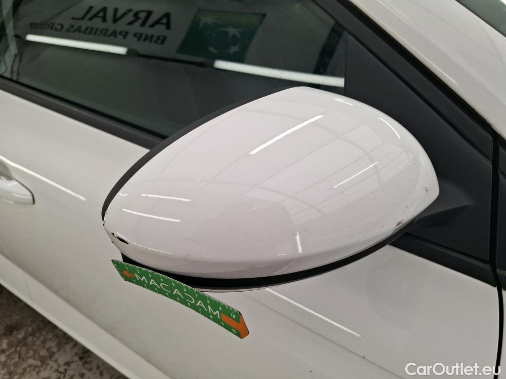  Renault  Megane  IV Berline 5 ptes. Société Air 1.3 TCe 115CV BVM6 E6dT #32