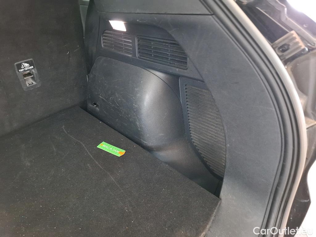  Ford  Kuga FORD  / 2019 / 5P / SUV 2.5 Dur 225 hybrid PHEV Pshift Titanium #32