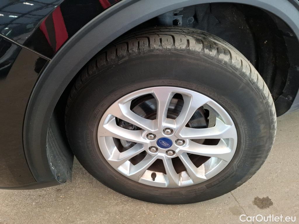  Ford  Kuga FORD  / 2019 / 5P / SUV 2.5 Dur 225 hybrid PHEV Pshift Titanium #19