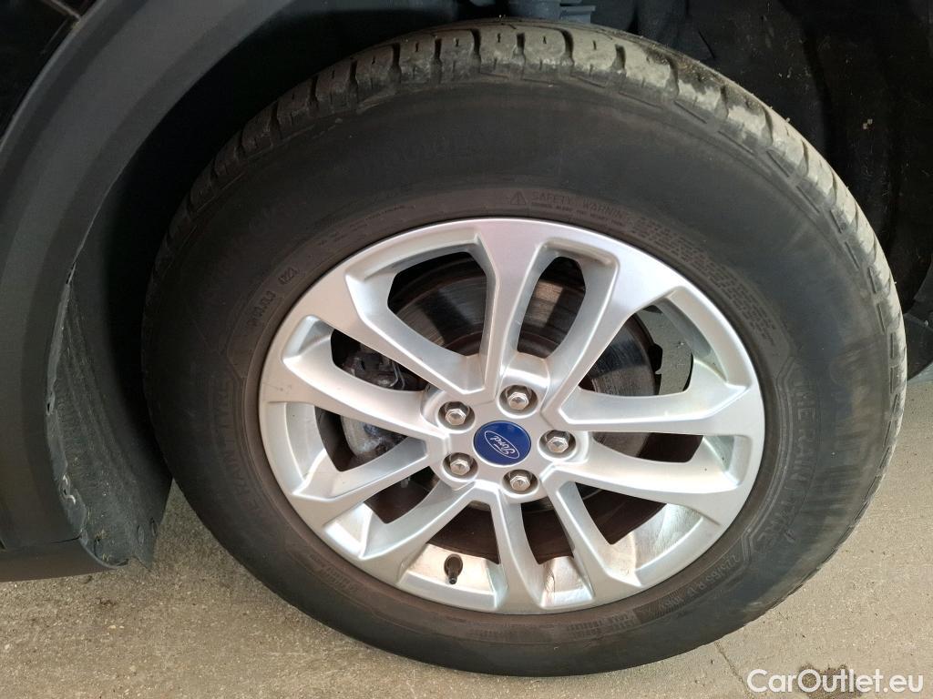 Ford  Kuga FORD  / 2019 / 5P / SUV 2.5 Dur 225 hybrid PHEV Pshift Titanium #20