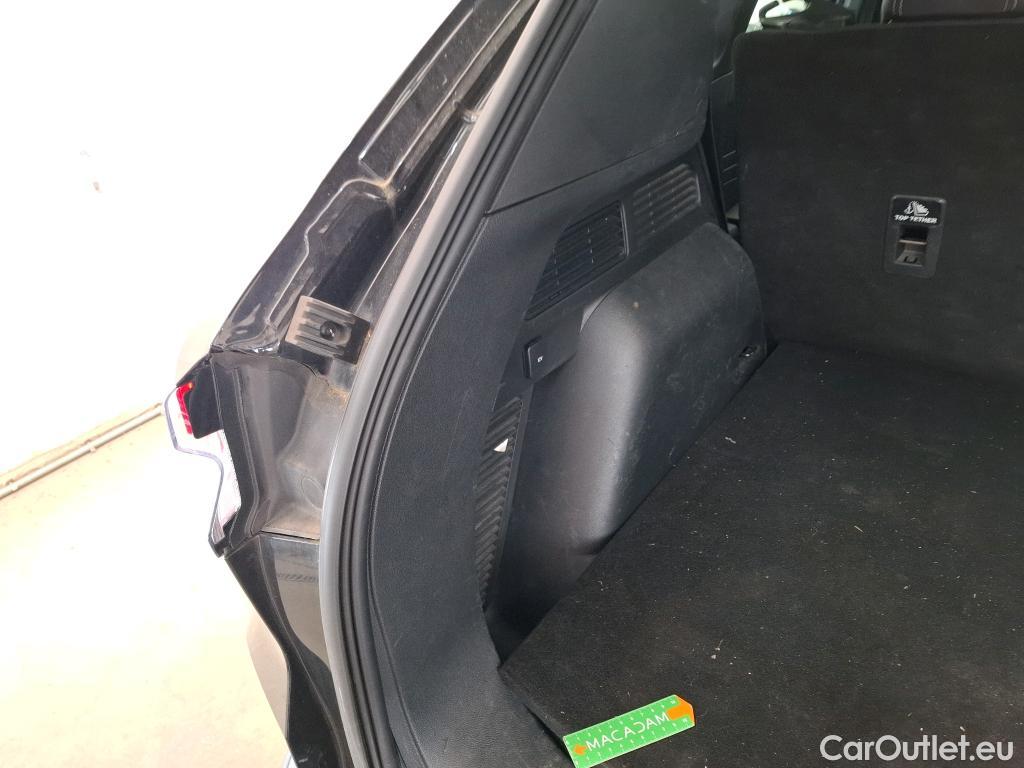  Ford  Kuga FORD  / 2019 / 5P / SUV 2.5 Dur 225 hybrid PHEV Pshift Titanium #29