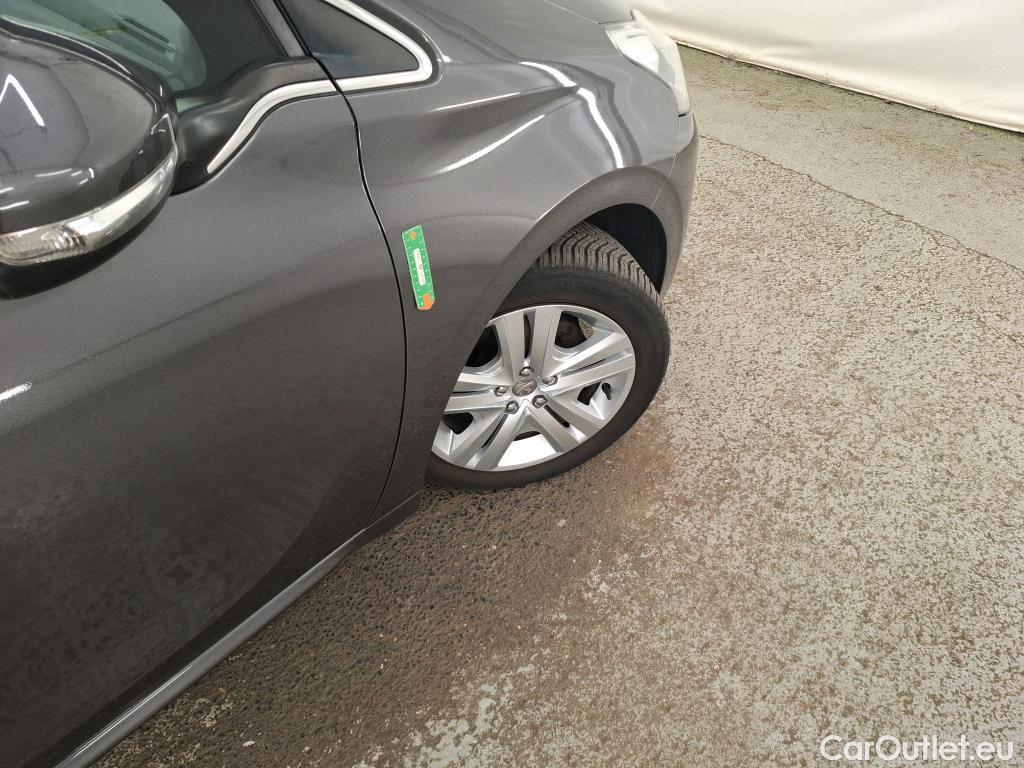  Peugeot  208  Allure Business 1.2 PureTech 110CV BVM6 E6dT #17