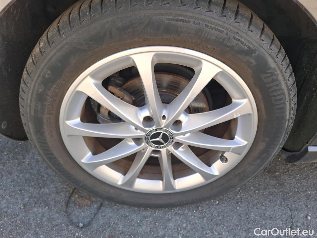  Mercedes  A-Klasse MERCEDES-BENZ Classe A Compact / 2018 / 5P / Berline A 200 Progressive Line 7G-DCT #14