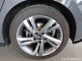  Volkswagen  Golf  VOLKSWAGEN / 2019 / 5P / BERLINA 1.5 ETSI EVO ACT 110KW R-LINE DSG #19