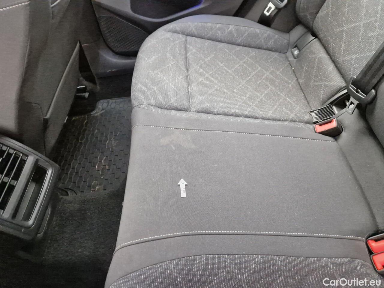  Volkswagen  Golf  Life 1.0 TSI #58