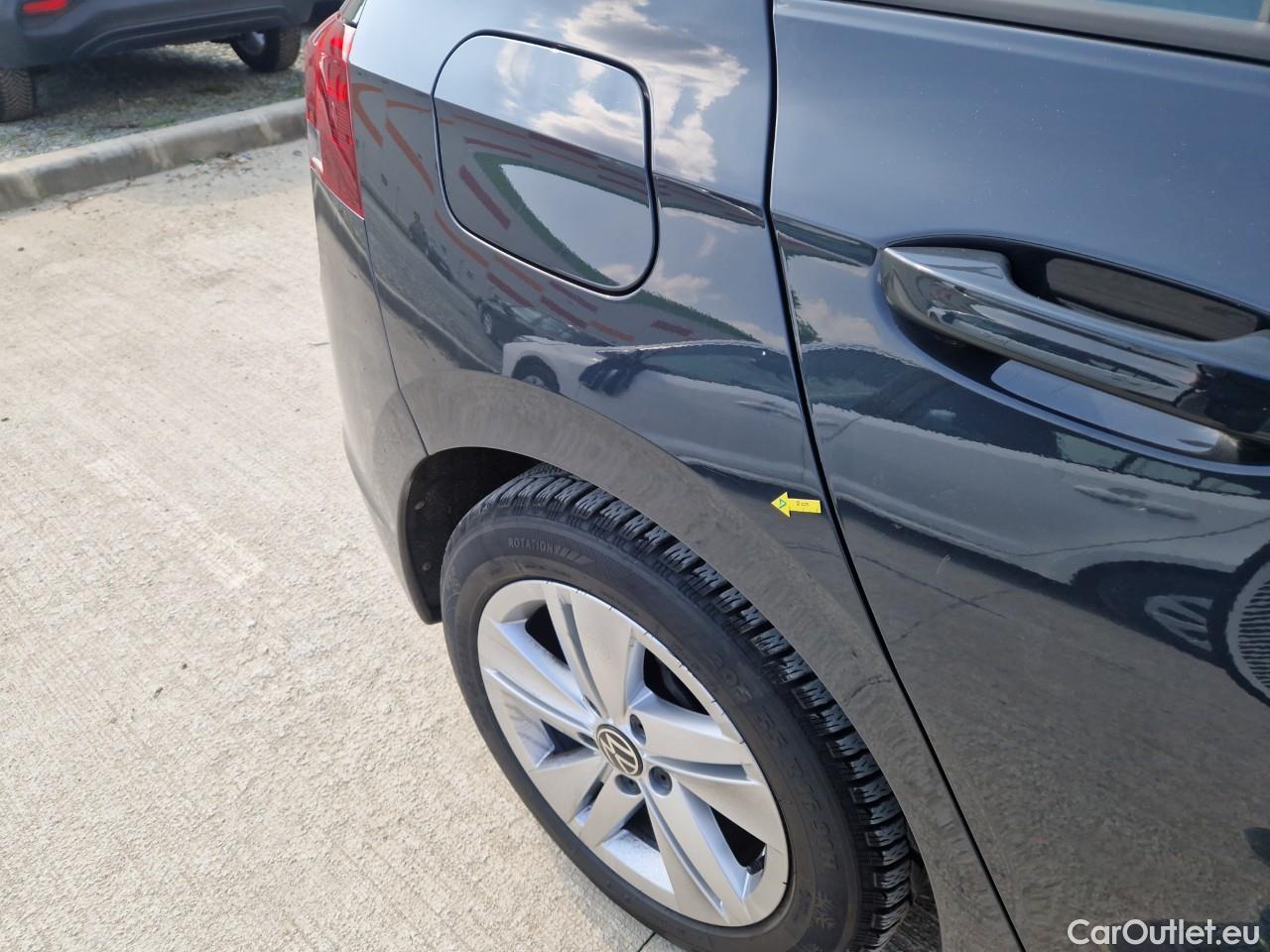  Volkswagen  Golf  Life 1.0 TSI #25