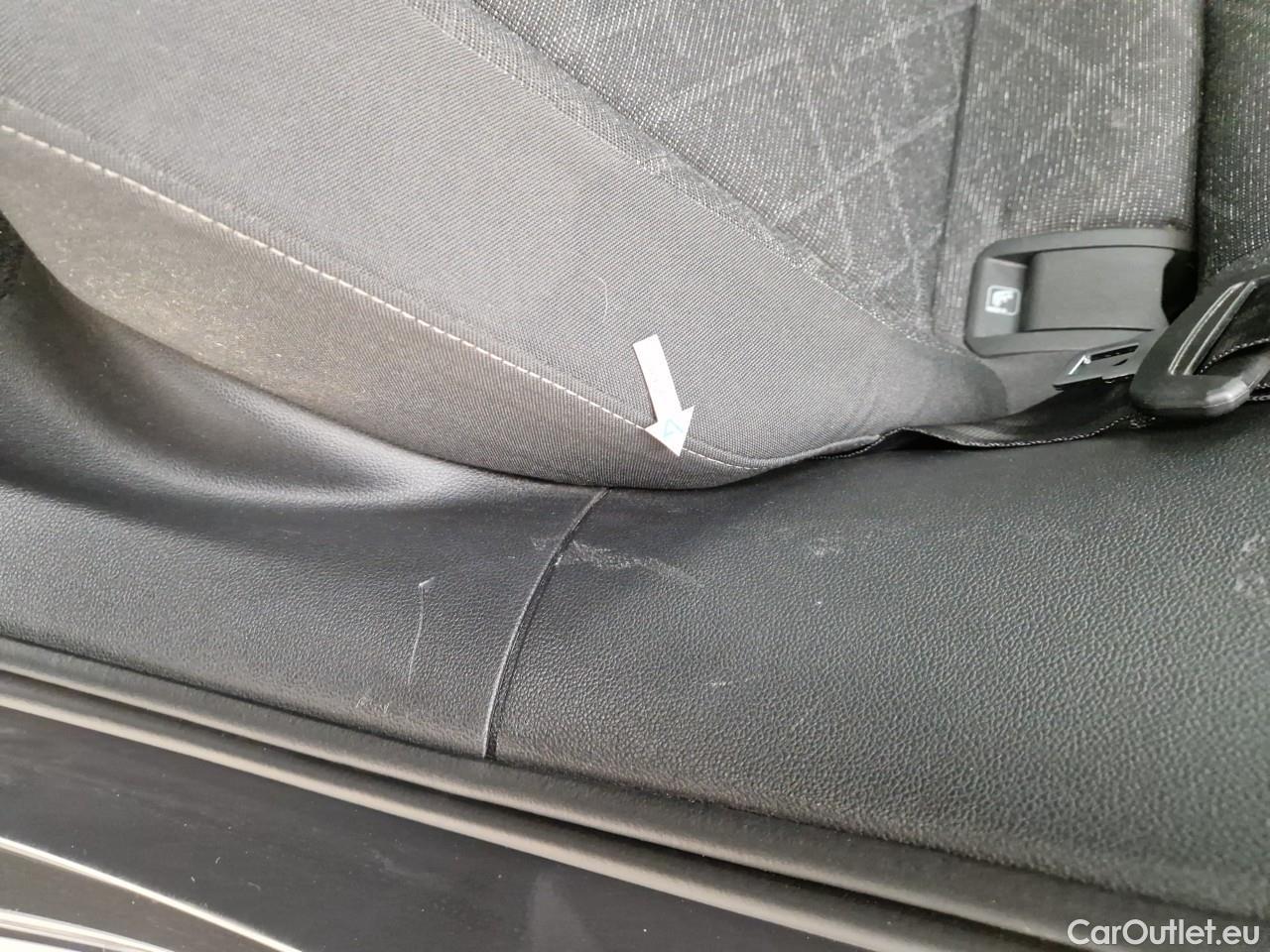  Volkswagen  Golf  Life 1.0 TSI #54