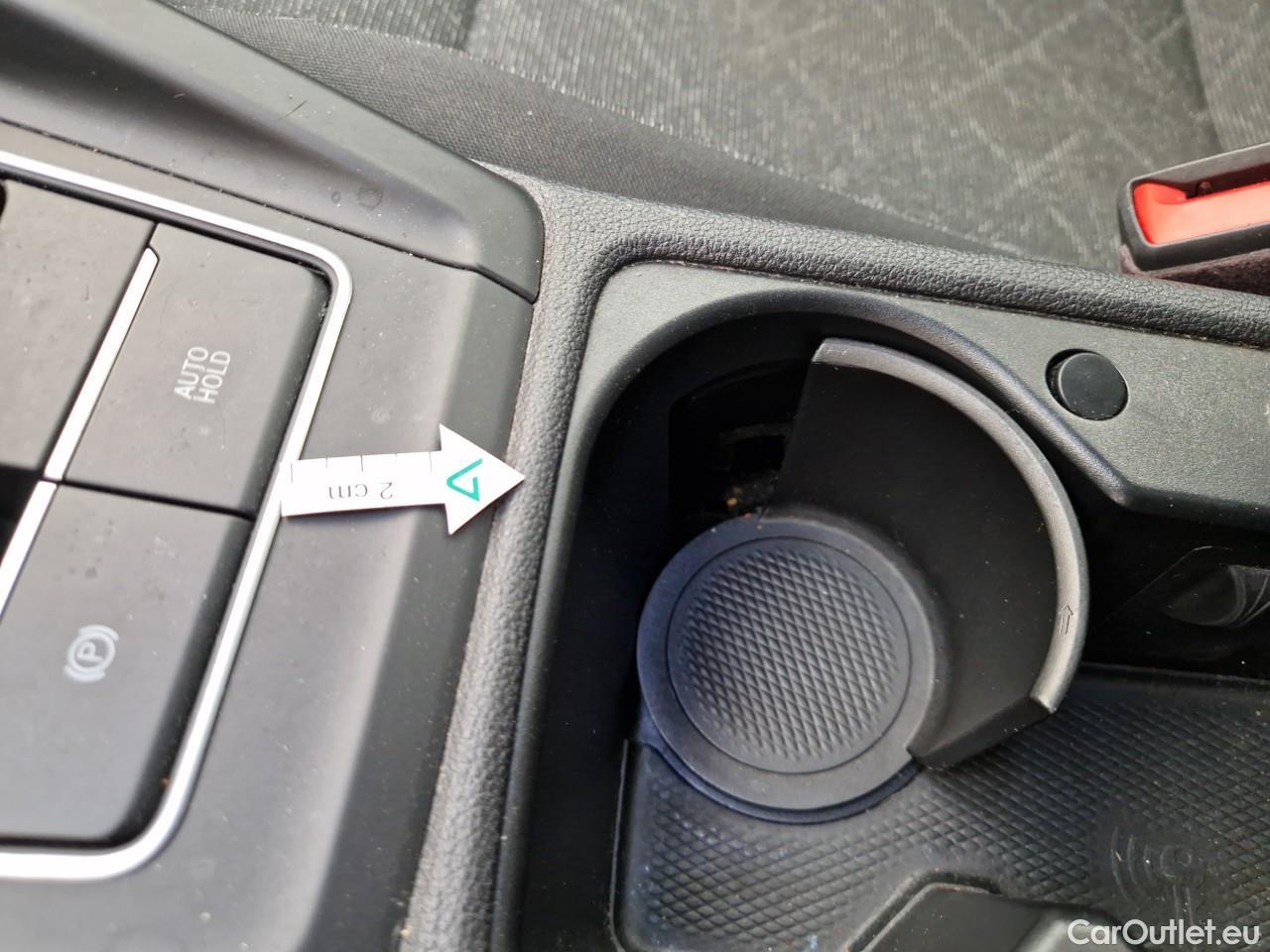  Volkswagen  Golf  Life 1.0 TSI #49