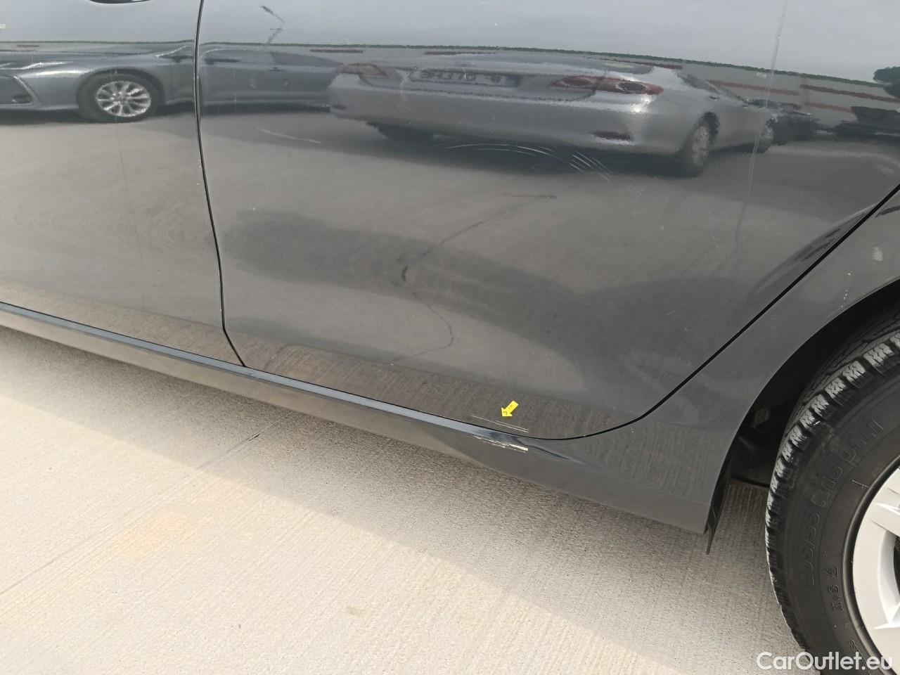  Volkswagen  Golf  Life 1.0 TSI #32