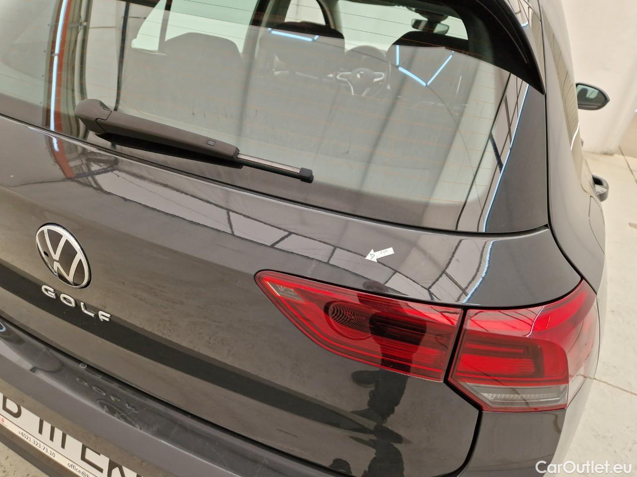  Volkswagen  Golf  Life 1.0 TSI #32