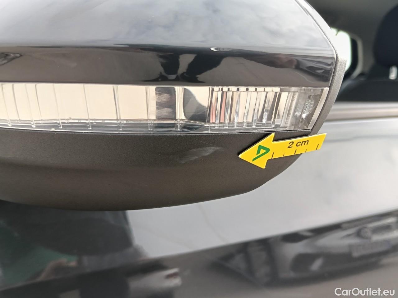  Volkswagen  Golf  Life 1.0 TSI #7