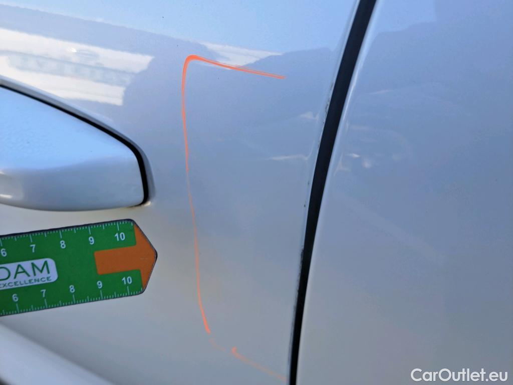  Volvo  XC 40 VOLVO XC40 todoterreno 2.0 B3 G Plus Dark Auto 160 CV  #5