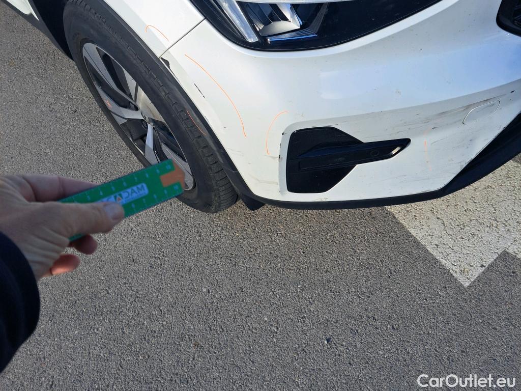  Volvo  XC 40 VOLVO XC40 todoterreno 2.0 B3 G Plus Dark Auto 160 CV  #19
