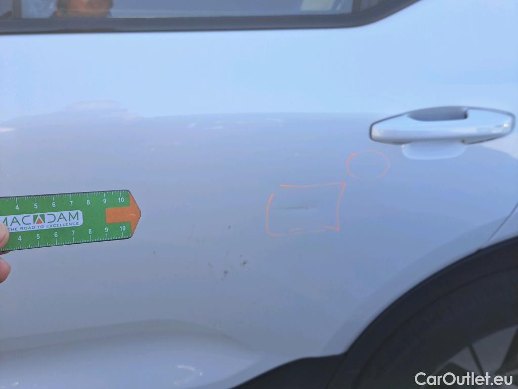  Volvo  XC 40 VOLVO XC40 todoterreno 2.0 B3 G Plus Dark Auto 160 CV  #6