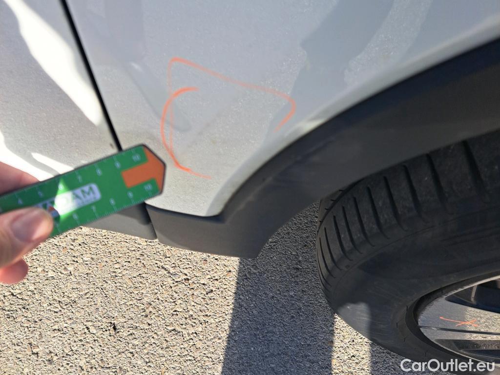  Volvo  XC 40 VOLVO XC40 todoterreno 2.0 B3 G Plus Dark Auto 160 CV  #14